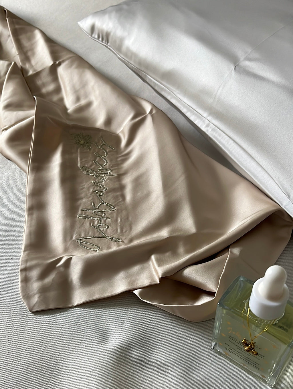 Do The Satin Duo